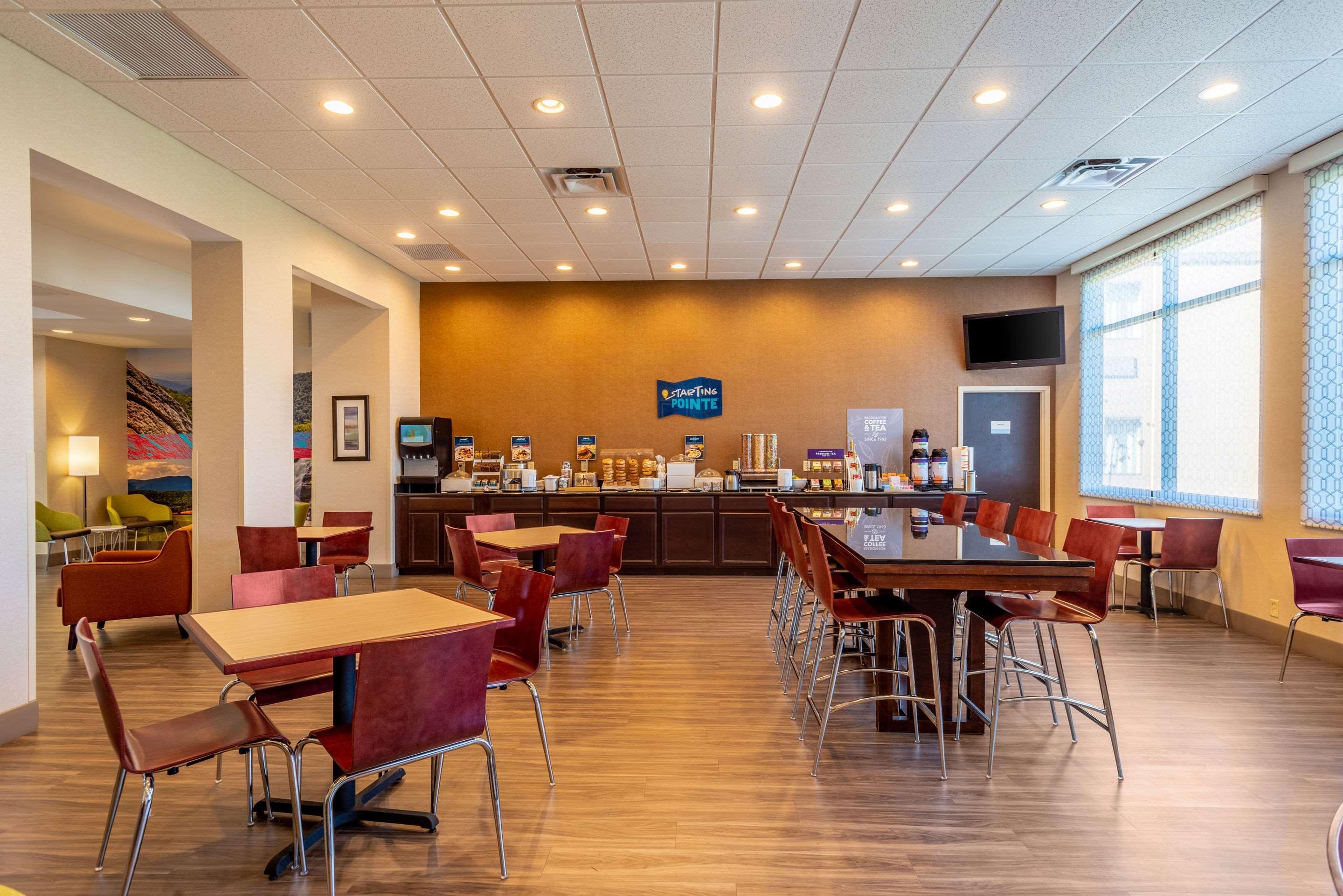 Hotel Clarion Pointe Harrisonburg Exterior foto