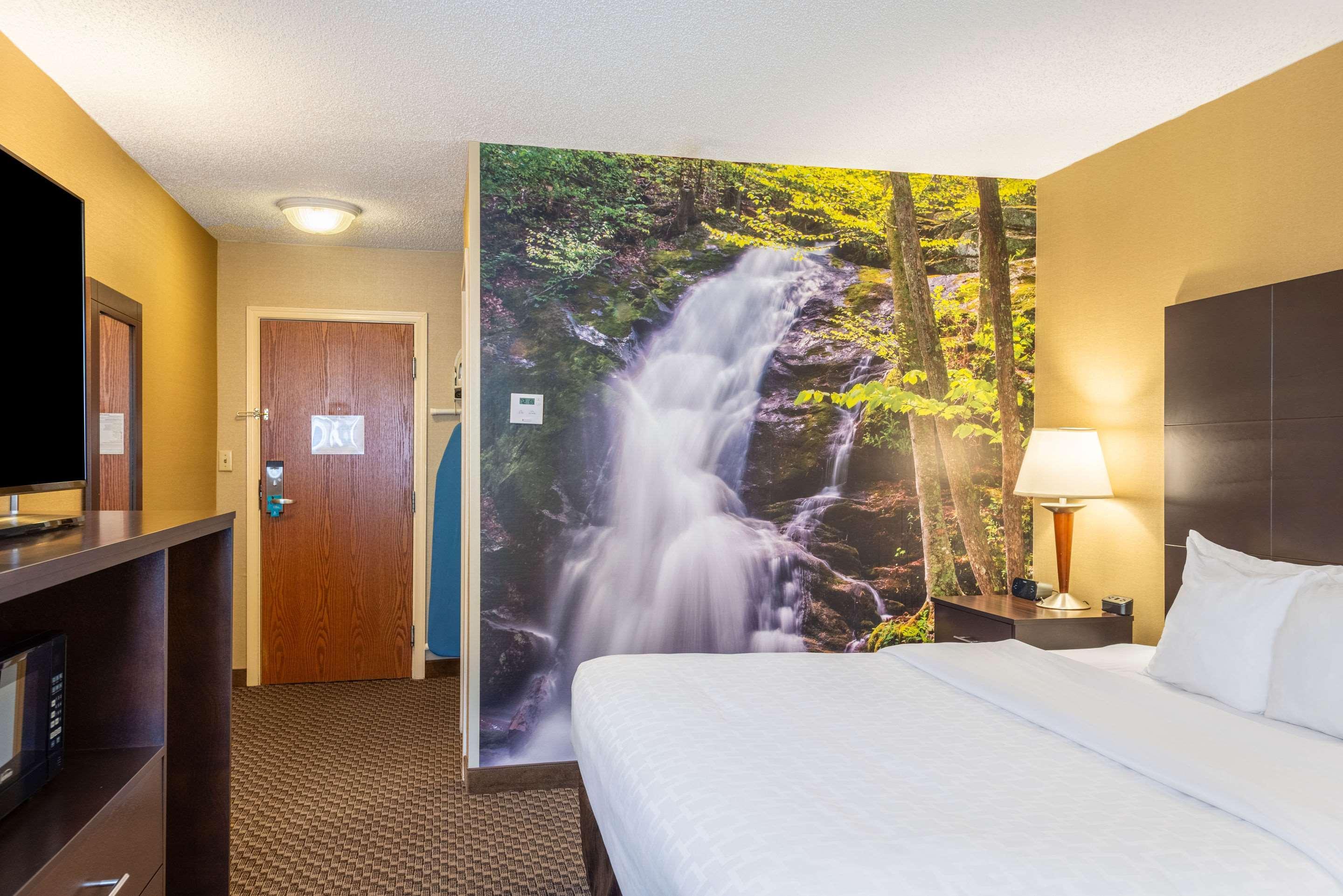 Hotel Clarion Pointe Harrisonburg Exterior foto